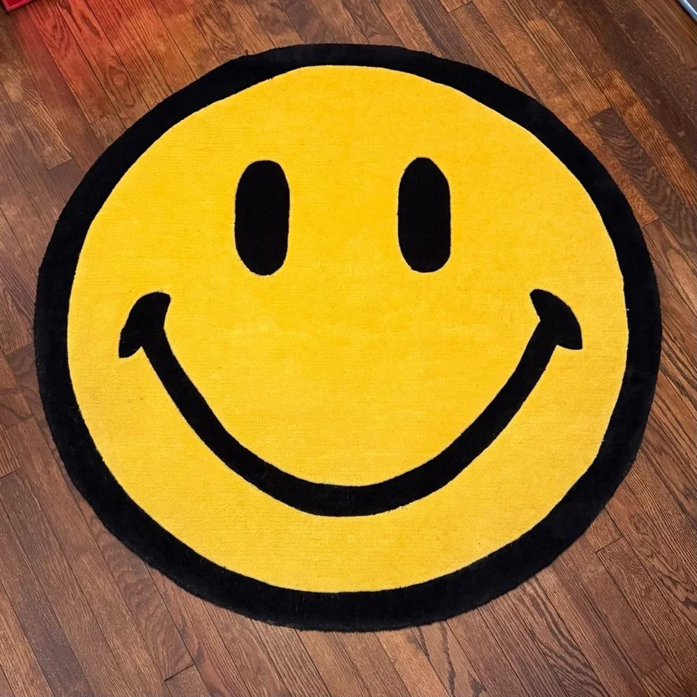 Chinatown Market x Smiley Urban Outfitters Exclusive Smiley 46” Plush Rug